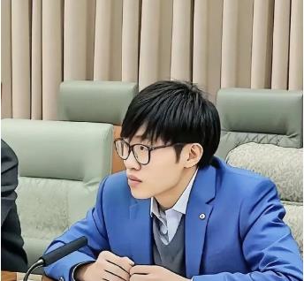 最高年薪近百万DeepSeek开始从游戏圈挖人了 要求做过游戏3年以上一线经验